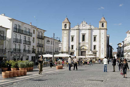 Giraldo-Square1